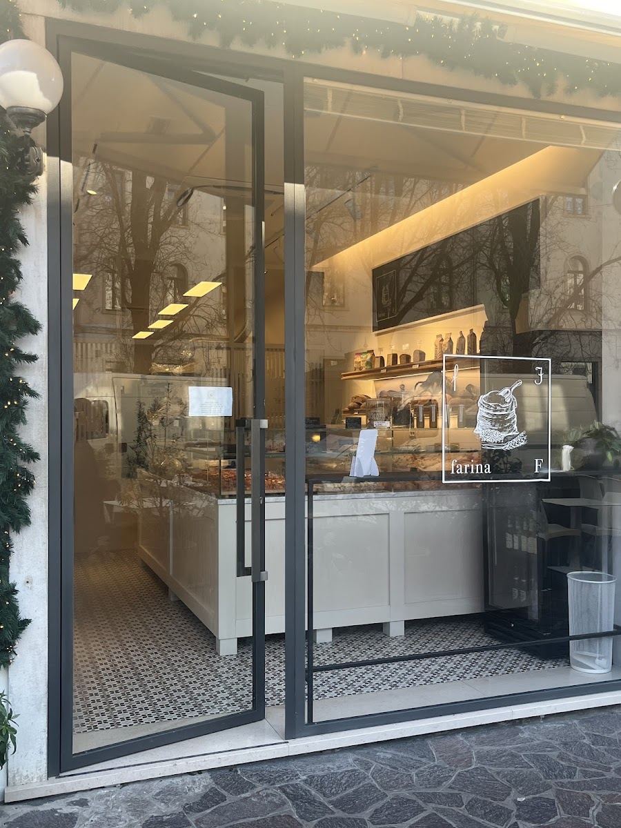 Farina Bakery