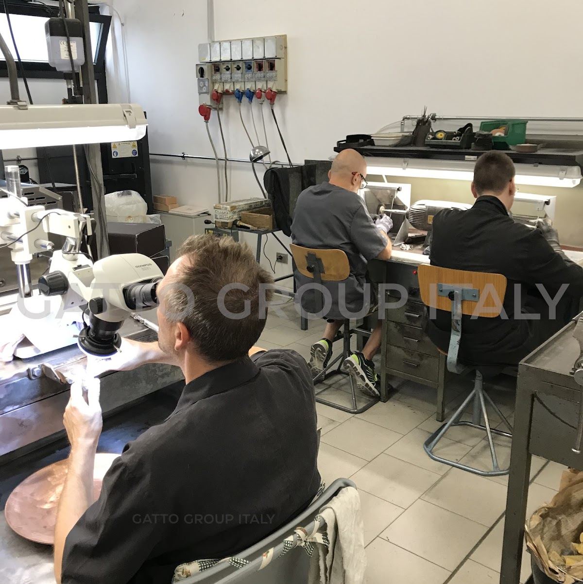 Gatto Gioielli - Fábrica de ourivesaria, joalheria e centro de reparações aberto ao público com loja de fábrica.