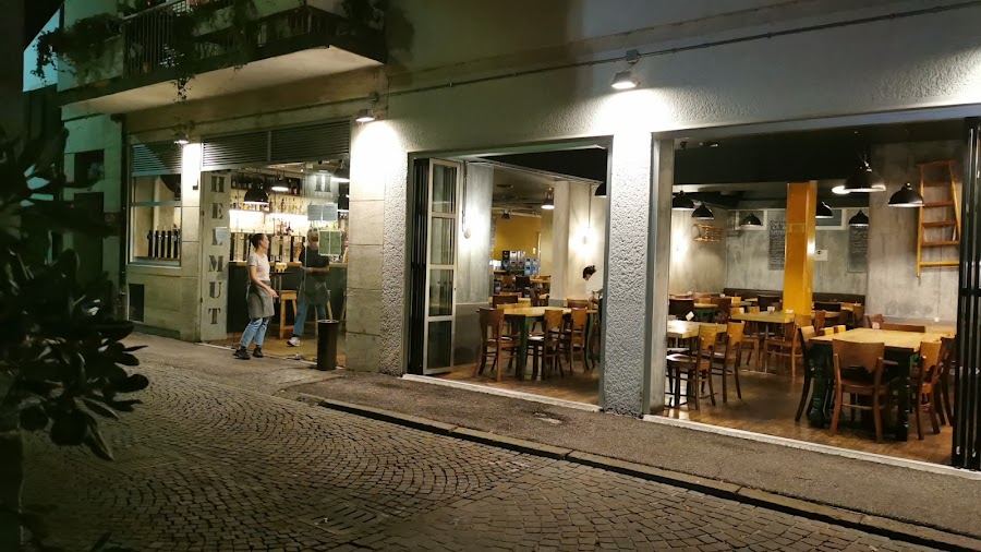Helmut Pub