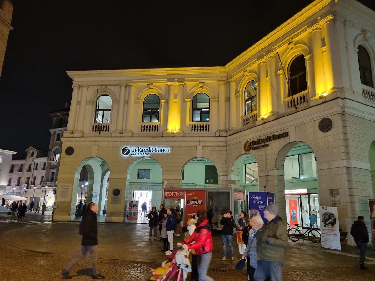 UniCredit